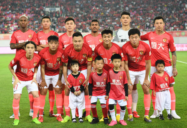 都站在他们 都站在他们